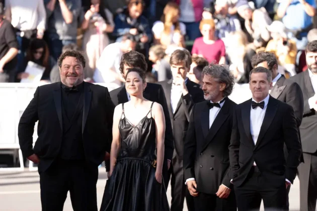 Il cast di Karma al Festival di Cannes 2026