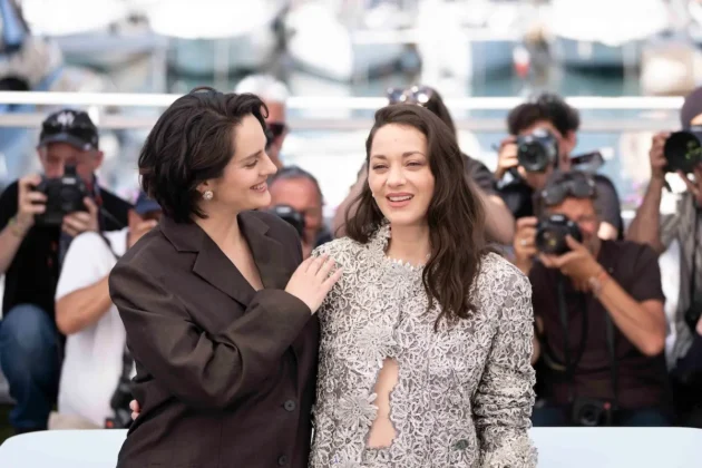 Noémie Merlant Marion Cotillard