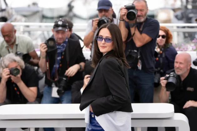 Renate Reinsve al photocall al Festival di Cannes 2026_1