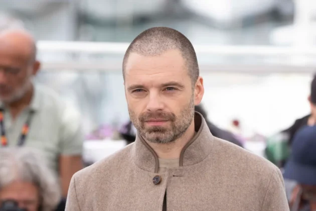 Sebastian Stan al photocall al festival di cannes 2026_1