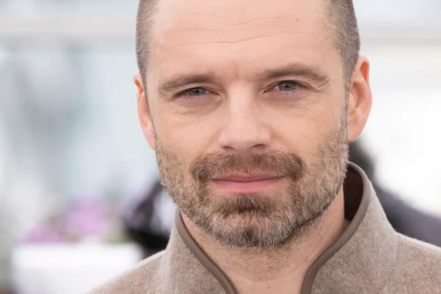 Sebastian Stan al photocall al festival di cannes 2026_1