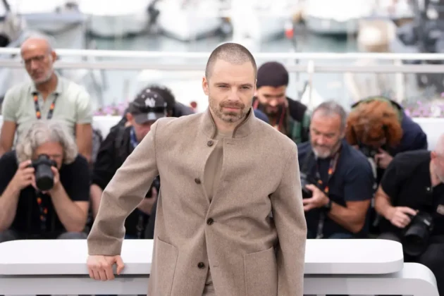 Sebastian Stan al photocall al festival di cannes 2026_1