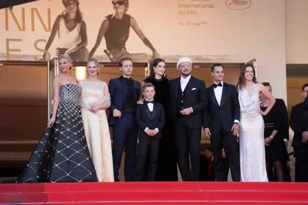 Il cast di Volo notturno per Los Angeles