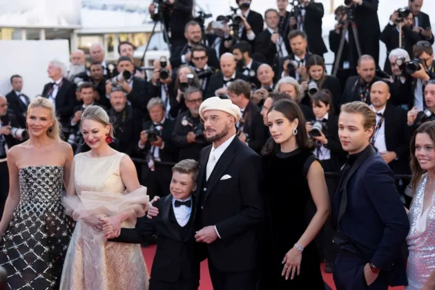 Il cast di Volo notturno per Los Angeles