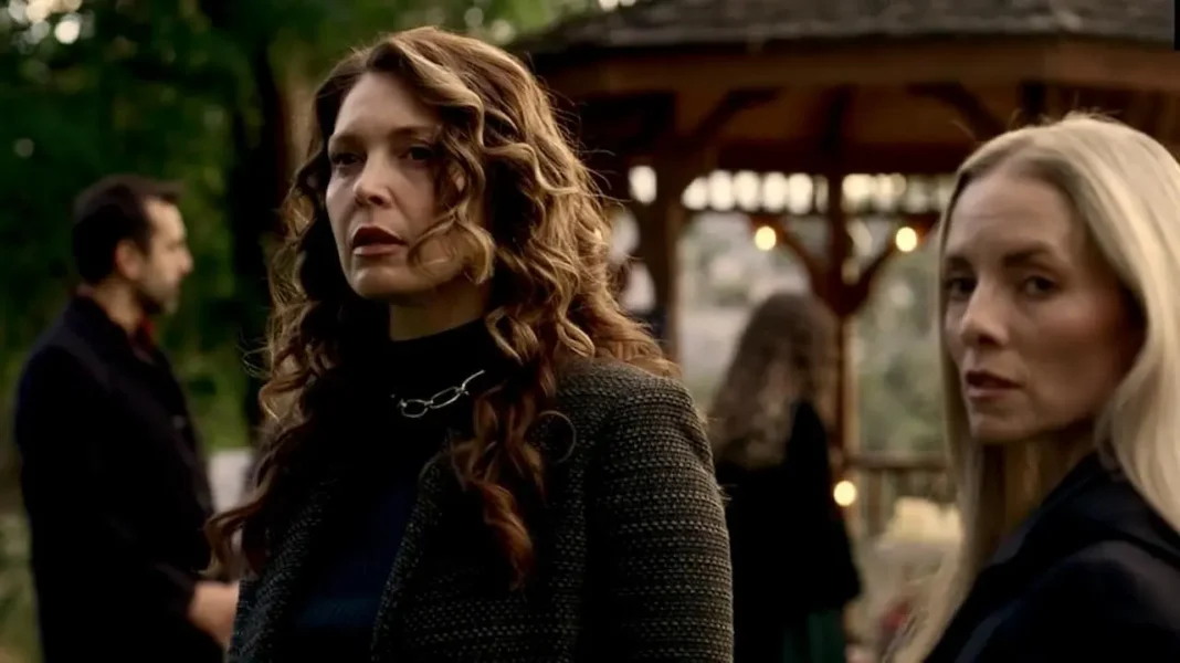 Alaina Huffman e Sarah Christine Smith in I peccati di mio marito Alaina Huffman e Sarah Christine Smith in I peccati di mio marito