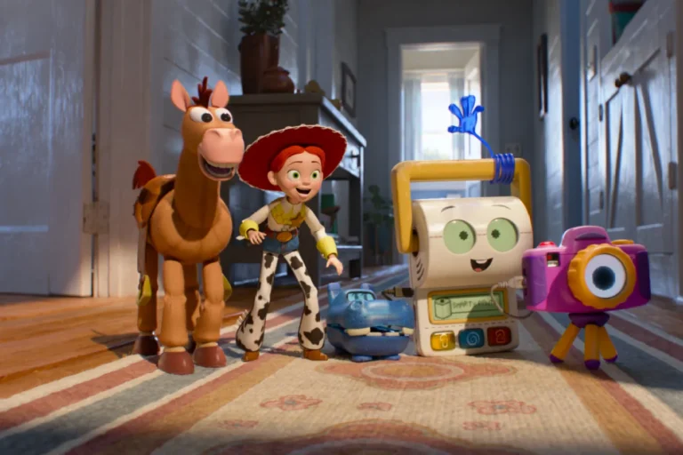 Toy Story 5: oltre 40 easter egg e riferimenti a Pixar e Disney