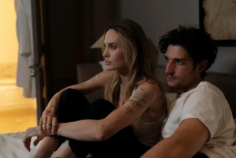 COUTURE: online il trailer italiano del nuovo film di Alice Winocour con Angelina Jolie e Louis Garrel