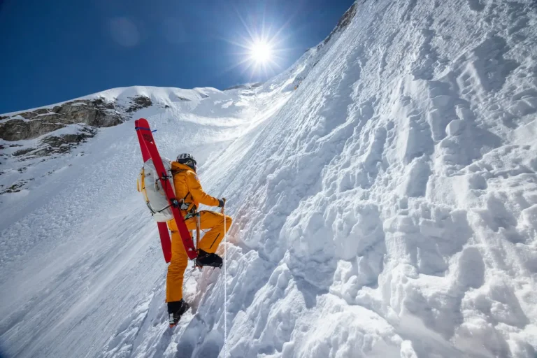 Everest: The Other Side, la prima immagine del film a Venezia 83