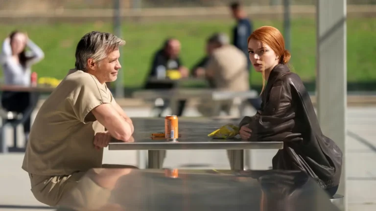 La serie positiva di Timothy Olyphant e Anya Taylor-Joy su Rotten Tomatoes continua con Lucky, il nuovo thriller poliziesco di Apple TV