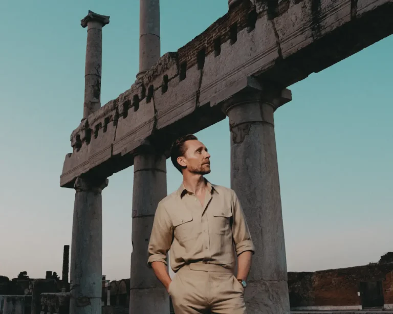 Pompei: fuori dal tempo con Tom Hiddleston è ora disponibile su Disney+ Pompei: fuori dal tempo con Tom Hiddleston è ora disponibile su Disney+