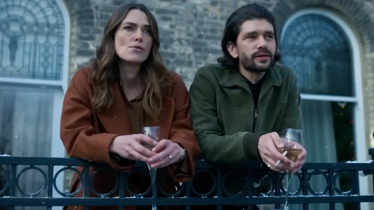Keira Knightley, Ben Whishaw in Black Doves
