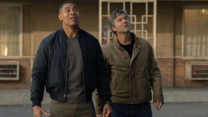 aaron-pierre-come-john-stewart-e-kyle-chandler-come-hal-jordan-in-lanterns Lanterns, episodio 2