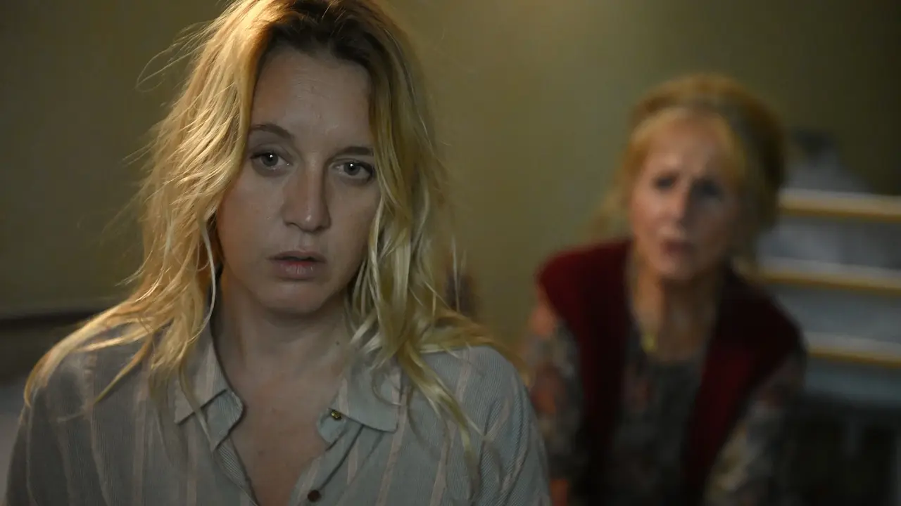 Ludivine Sagnier in Sotto le foglie