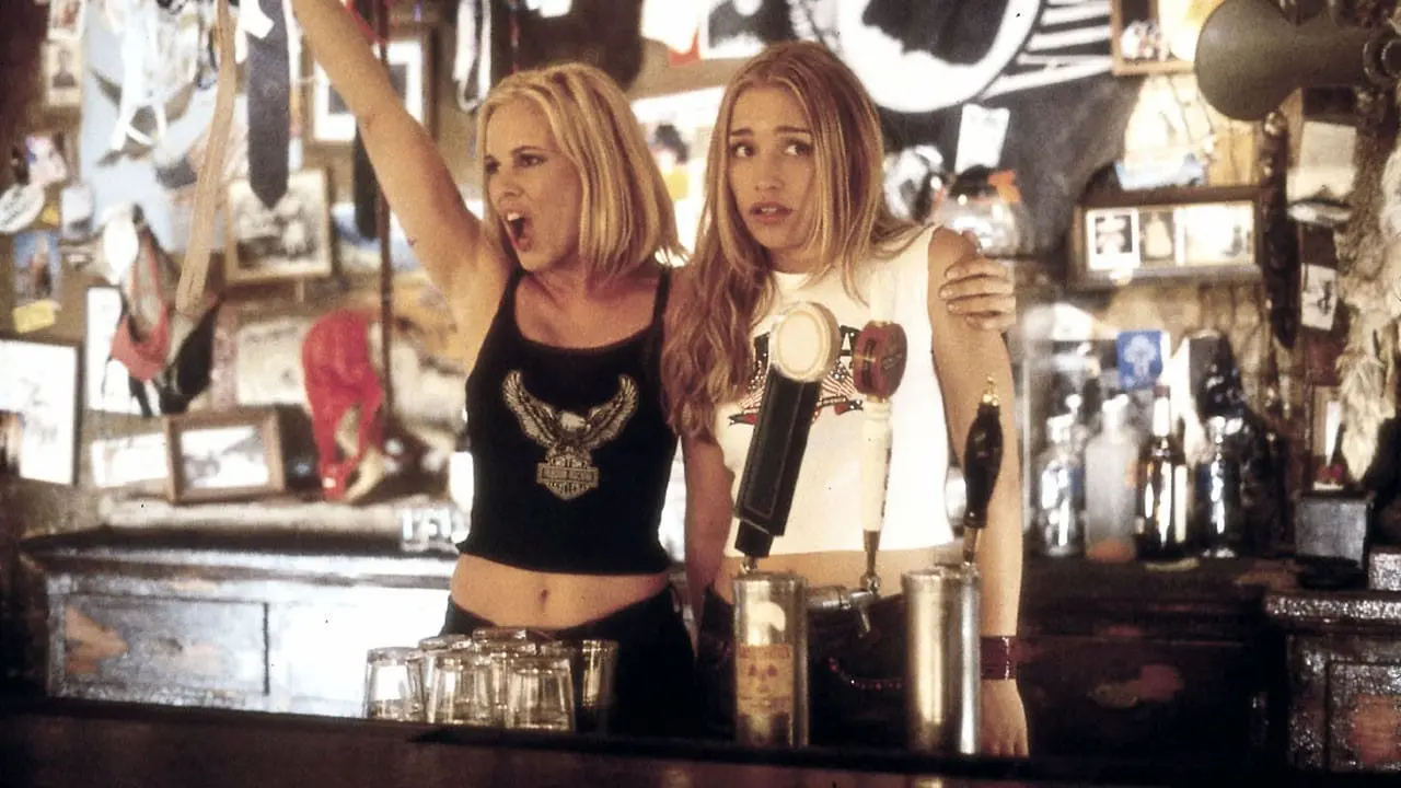 Maria Bello e Piper Perabo in Le ragazze del Coyote Ugly