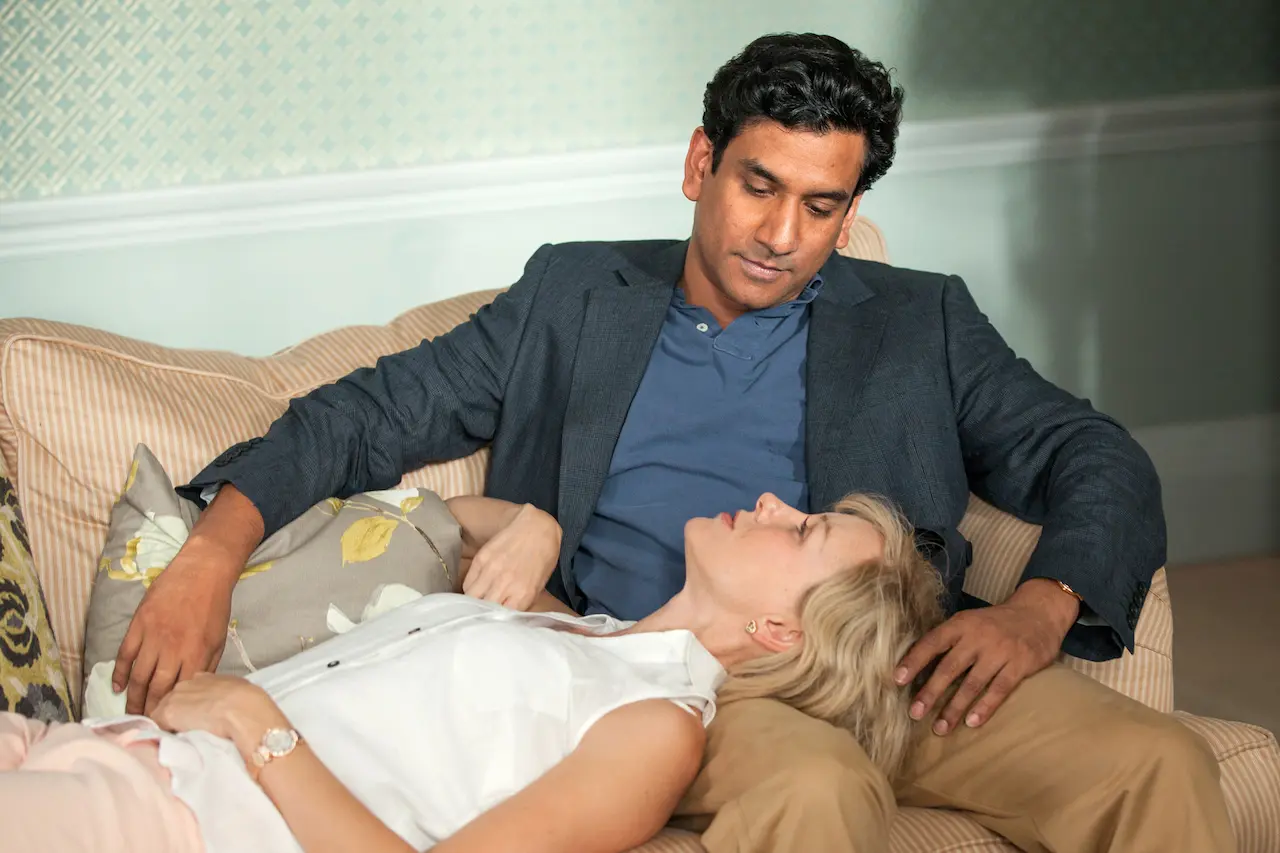 Naomi Watts e Naveen Andrews in Diana - La storia segreta di Lady D