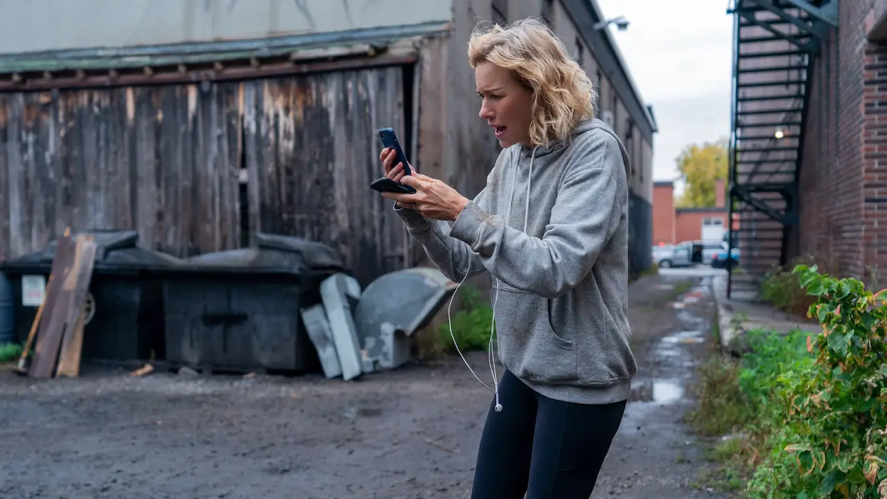 Naomi Watts nel film Corsa contro il tempo