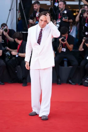 Robert Pattinson