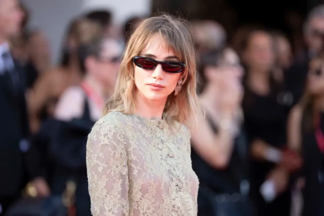 Suki Waterhouse