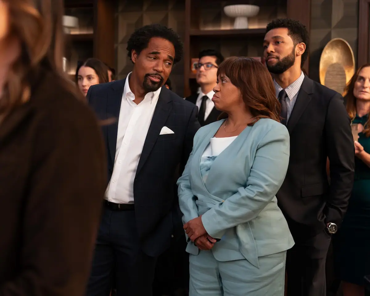 Jason George and Chandra Wilson in Grey's Anatomy 23