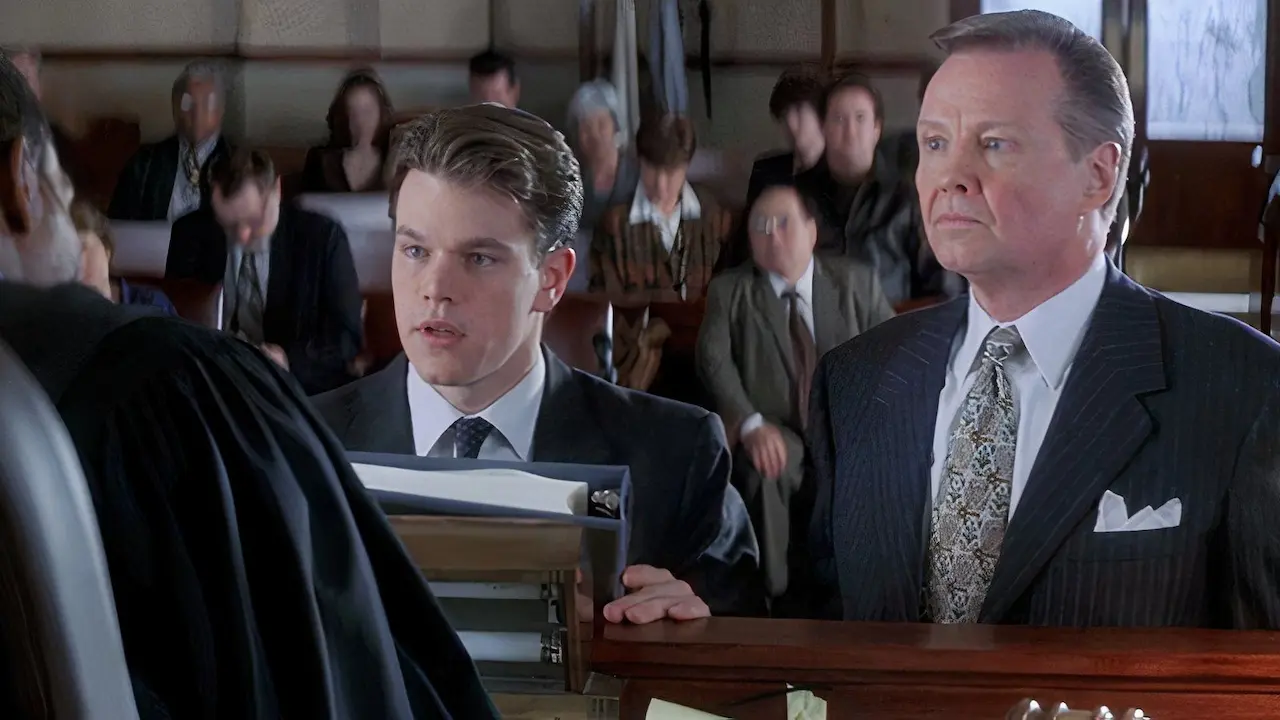 Matt Damon e Jon Voight in L'uomo della pioggia