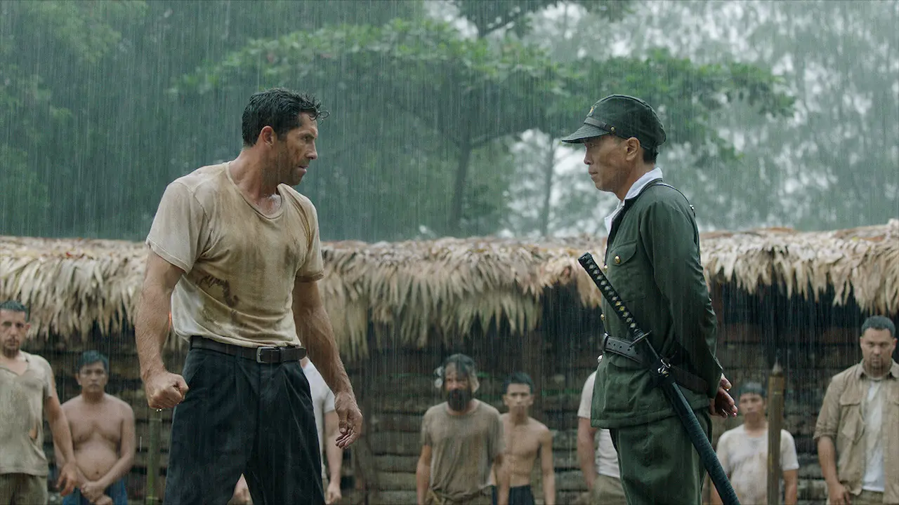 Scott Adkins e Peter Shinkoda nel film Prisoner of war
