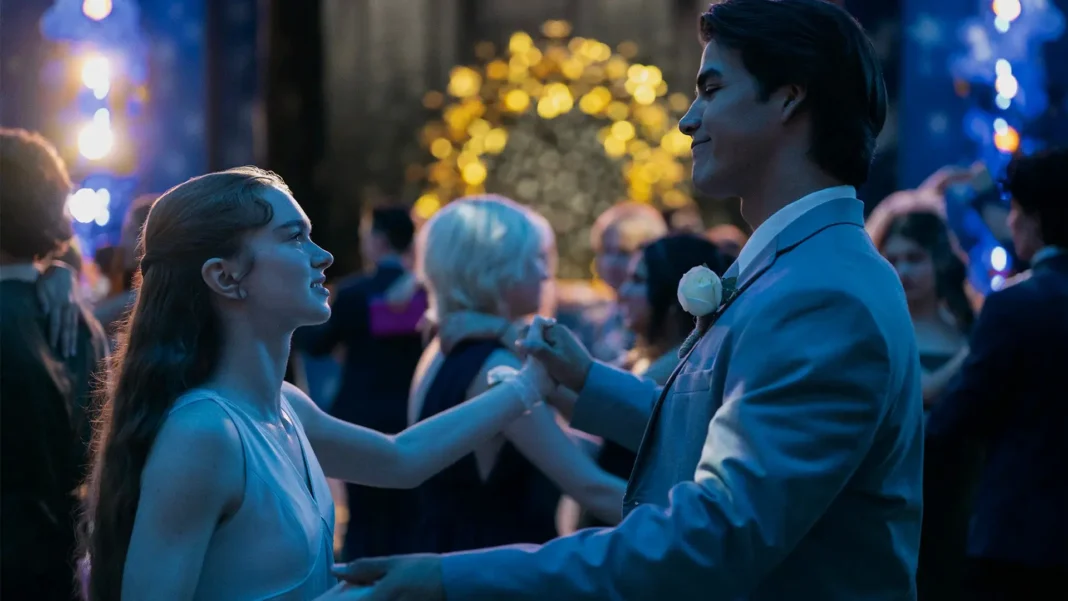 Summer H. Howell e Joel Oulette nella serie Carrie