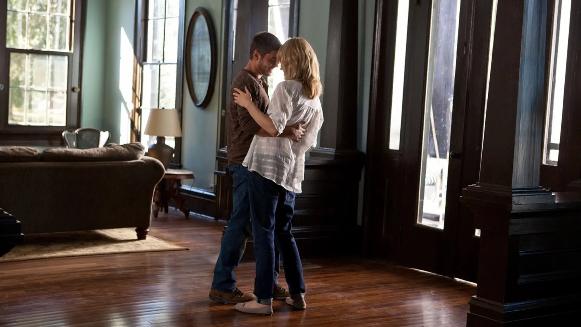Zac Efron e Taylor Schilling in Ho cercato il tuo nome